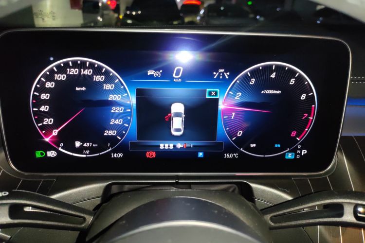 奔驰C级 2024款 改款二 C 260 L 运动版中控内饰14