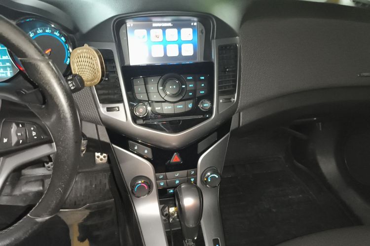 雪佛兰 科鲁兹 2013款 掀背 1.6T 自动旗舰型中控内饰16