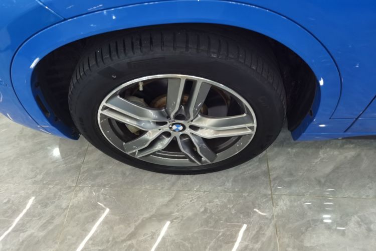 宝马X2 2020款 sDrive25i 领先型M运动套装车身外观35