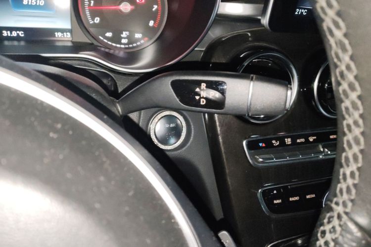 奔驰C级 2018款 C 180 L 时尚型运动版局部细节18