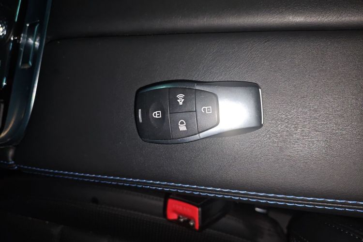 北京越野 北京BJ40 2024款 2.0D 刀锋英雄荣耀版中控内饰11