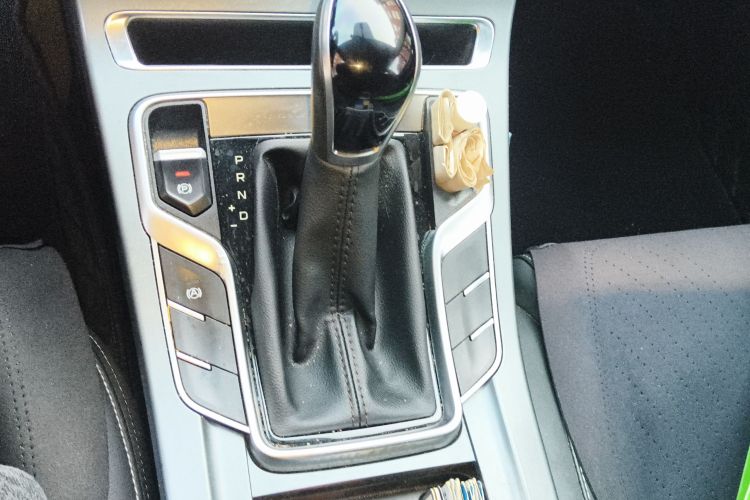 吉利汽车 帝豪 2021款 UP 1.5L CVT豪华型中控内饰18