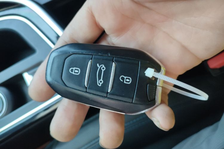 标致308 2016款 350THP 自动尊贵版中控内饰11