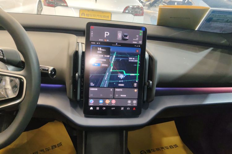 沃尔沃EX30 2025款 后驱长续航版 Plus中控内饰16