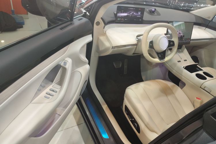 鸿蒙智行 智界R7 2025款 增程 251km Pro中控内饰7003