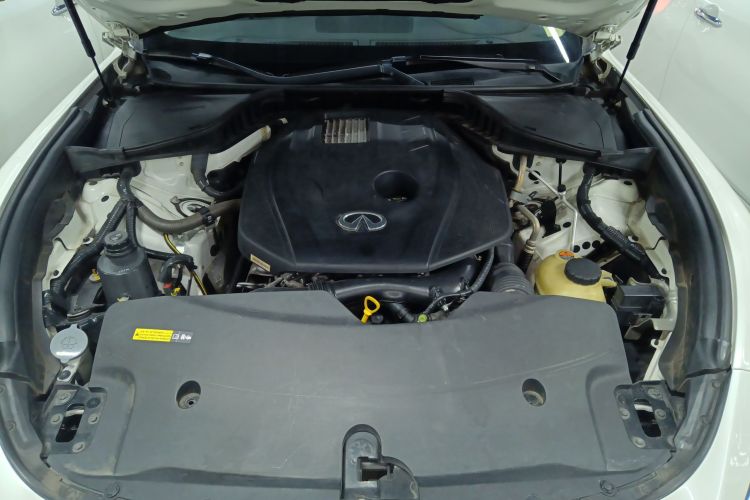 英菲尼迪Q70 2019款 Q70L 2.0T 精英版 PLUS局部细节24