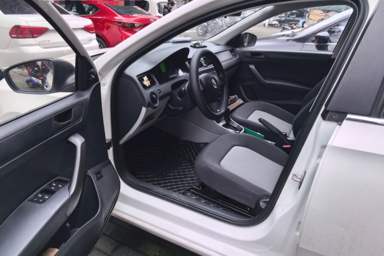 斯柯达 昕锐 2016款 1.6L 自动前行版中控内饰20