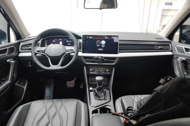 大众 途观L 2023款 改款 330TSI 自动两驱智享版中控内饰7002