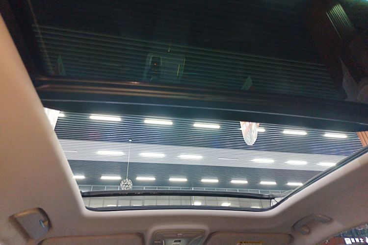 红旗HS5 2025款 2.0T 两驱60万辆纪念版中控内饰22