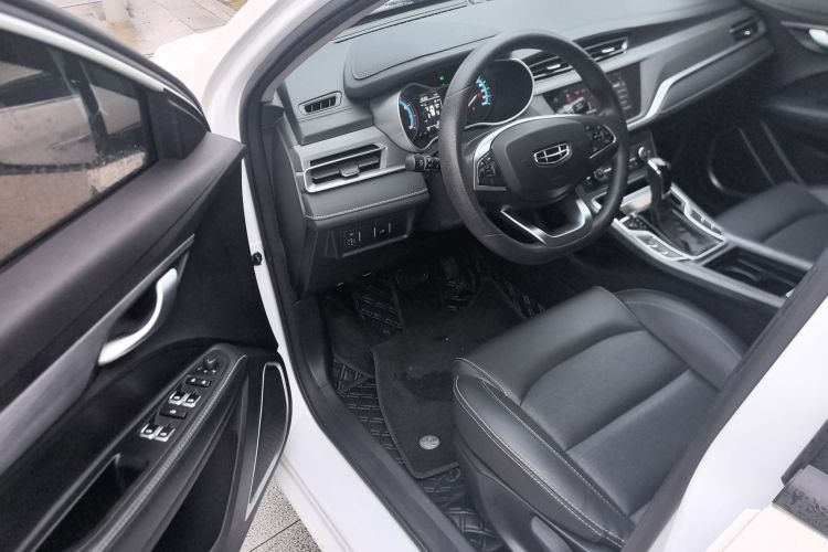 吉利汽车 帝豪 2021款 UP 1.5L CVT豪华型中控内饰7003