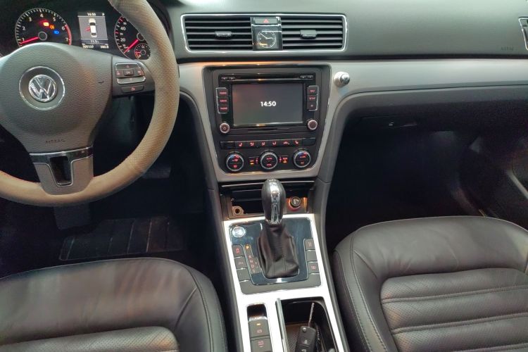 大众 帕萨特 2015款 1.8TSI DSG御尊版中控内饰16