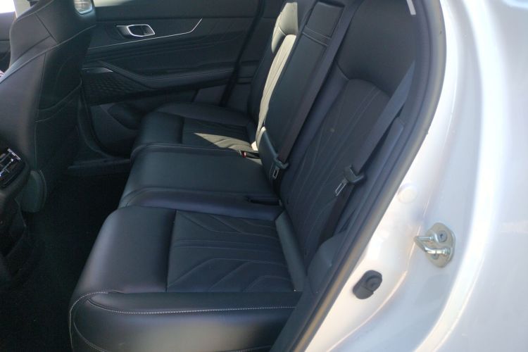 长安UNI-K 智电iDD 2024款 智电iDD 1.5T 135km智趣型中控内饰21