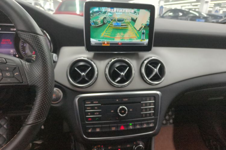 奔驰GLA 2016款 GLA 220 4MATIC 时尚型中控内饰16