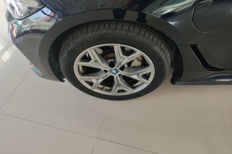 宝马i3 2024款 eDrive 35 L车身外观6007