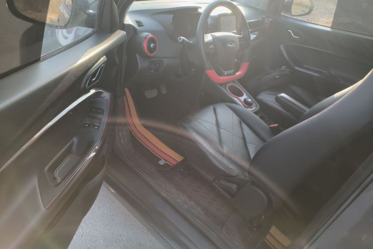 奇瑞 小蚂蚁 2022款 改款 甜粉款 半糖版 磷酸铁锂 30.7kWh 30kW 301km中控内饰20