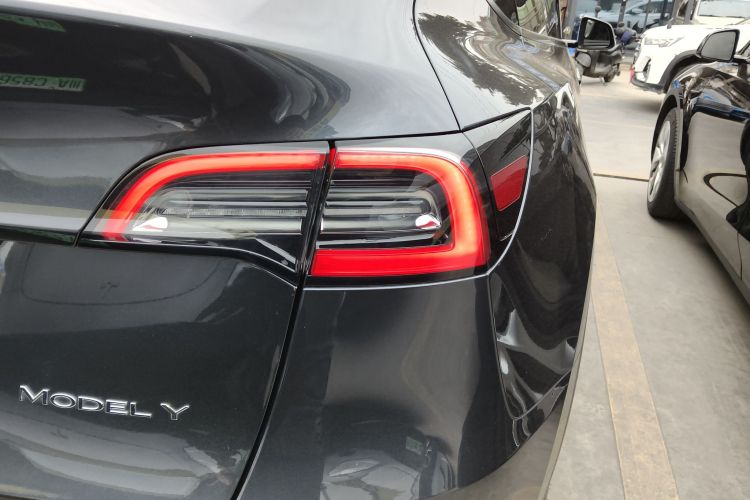 特斯拉 Model Y 2024款 后轮驱动版车身外观6006