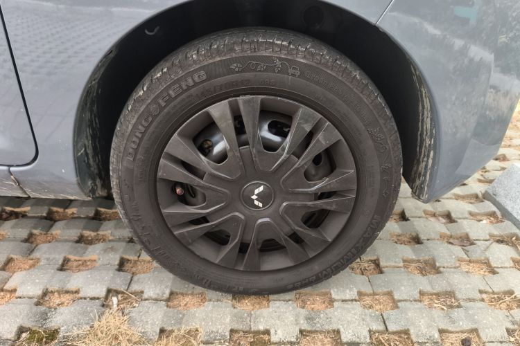 五菱汽车 宏光MINIEV 2022款 马卡龙臻享款 磷酸铁锂车身外观10