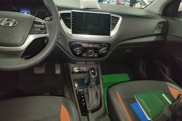 现代 悦纳RV 2017款 1.4L 自动活力版SPORT 国V局部细节16