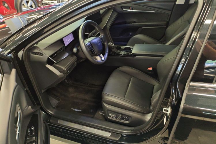 丰田 凯美瑞 2024款 双擎 2.0HGVP 豪华版中控内饰20