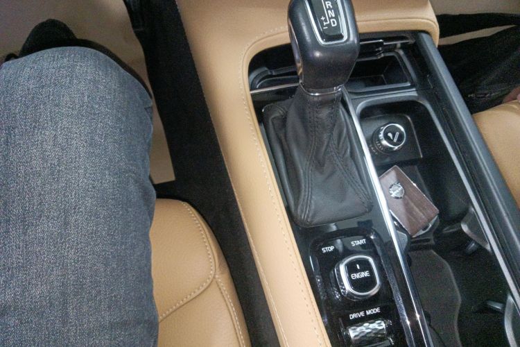 沃尔沃XC90 2017款 T6 智逸版 7座中控内饰18