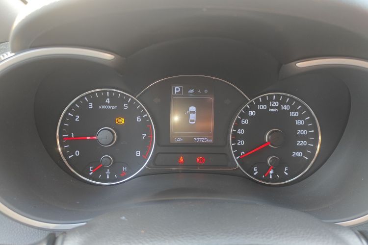 起亚K3 2017款  1.6L 自动15周年特别版GLS中控内饰14