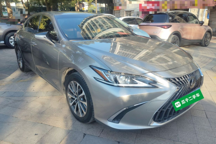 雷克萨斯ES 2022款 200 卓越版车身外观3