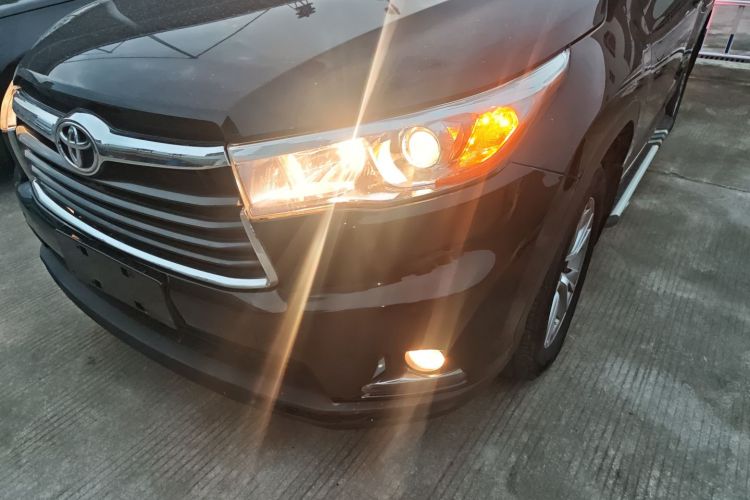 丰田 汉兰达 2017款 2.0T 两驱精英版 5座局部细节36