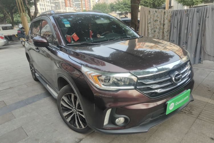 广汽传祺 传祺GS4 2015款 200T G-DCT豪华版车身外观3