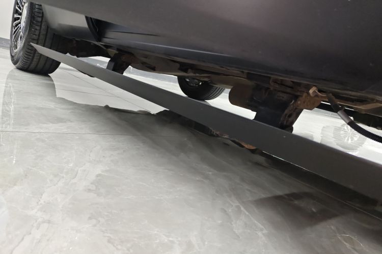 路虎 发现神行 2018款 240PS SE版局部细节9001