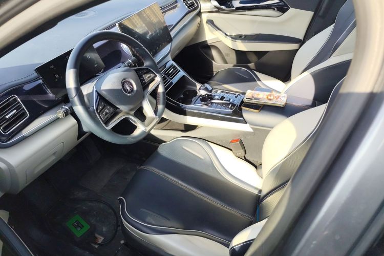 比亚迪 秦PLUS 2023款 冠军版 DM-i 120KM卓越型中控内饰19