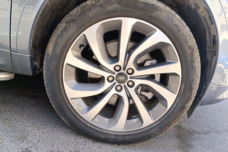 路虎 发现运动版 2022款 249PS R-Dynamic S 性能版 5座车身外观10