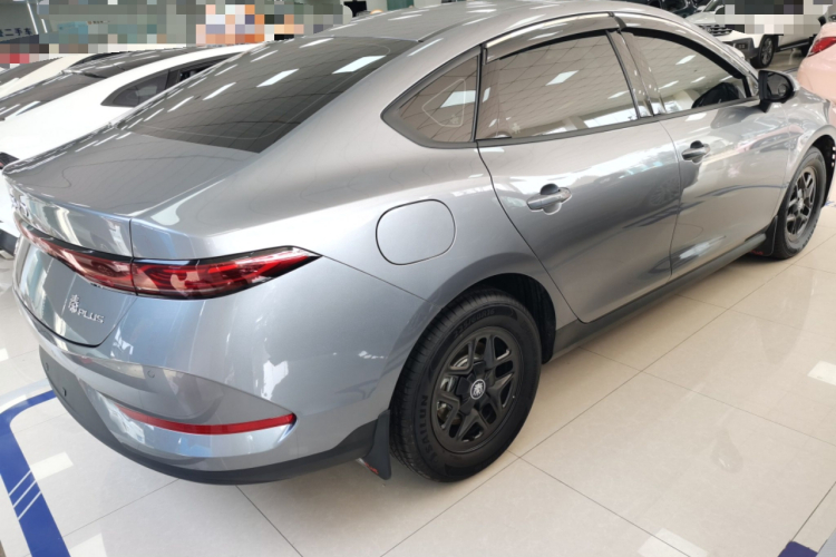 比亚迪 秦PLUS 2025款 DM-i 智驾版 55KM领先型车身外观7