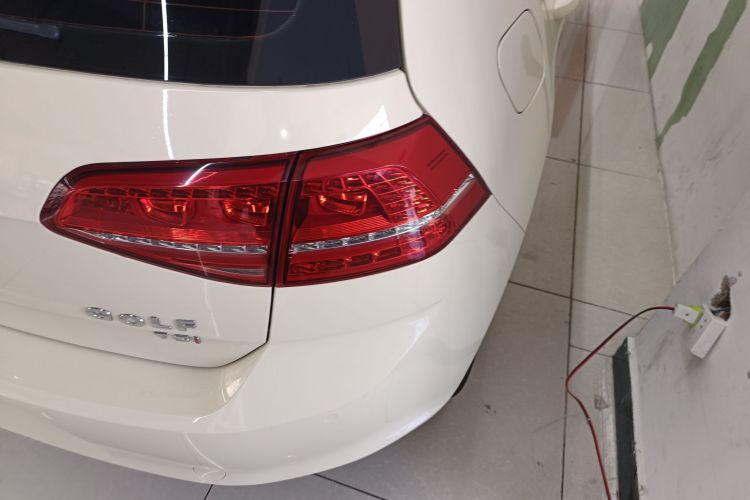 大众 高尔夫 2015款 1.4TSI 自动豪华型车身外观9