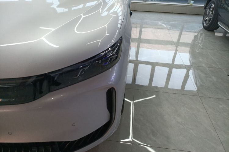 岚图汽车 岚图FREE 2025款 FREE+ 四驱乾崑版局部细节36