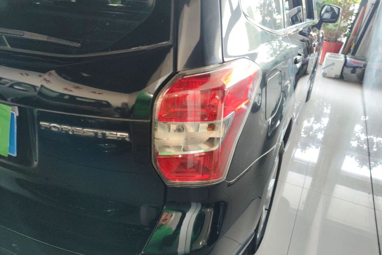 斯巴鲁 森林人 2013款 2.5i 自动精英版车身外观9