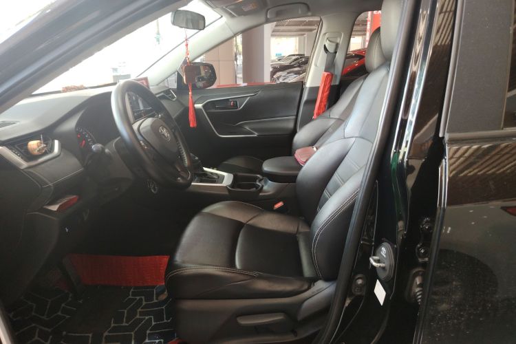 丰田 威兰达 2022款 2.0L CVT两驱领先版局部细节19