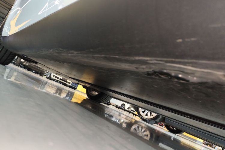 特斯拉 Model Y 2025款 长续航全轮驱动版局部细节9002