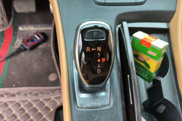 别克 君越 2016款 20T 精英型局部细节18