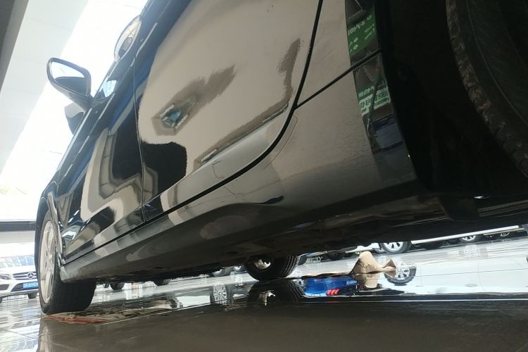 奔腾B70 2014款 2.0L 自动豪华型局部细节9002