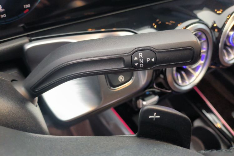 奔驰GLB 2021款 GLB 200 动感型局部细节18