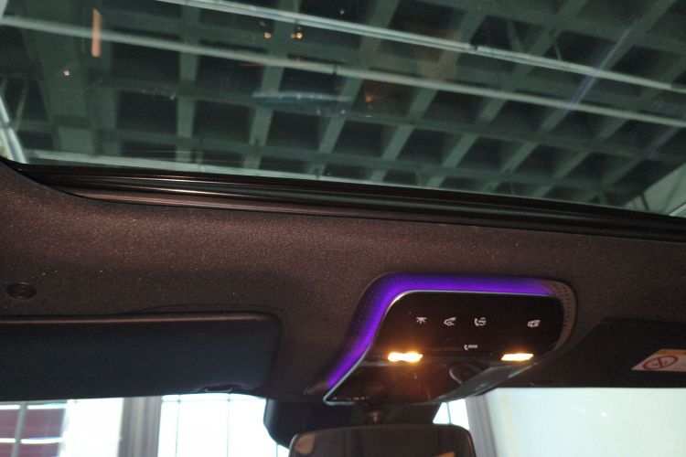 奔驰C级 2022款 改款 C 260 L 运动版局部细节22