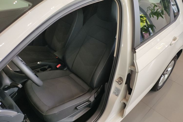 大众 Polo 2019款 Plus 1.5L 自动全景乐享版中控内饰19