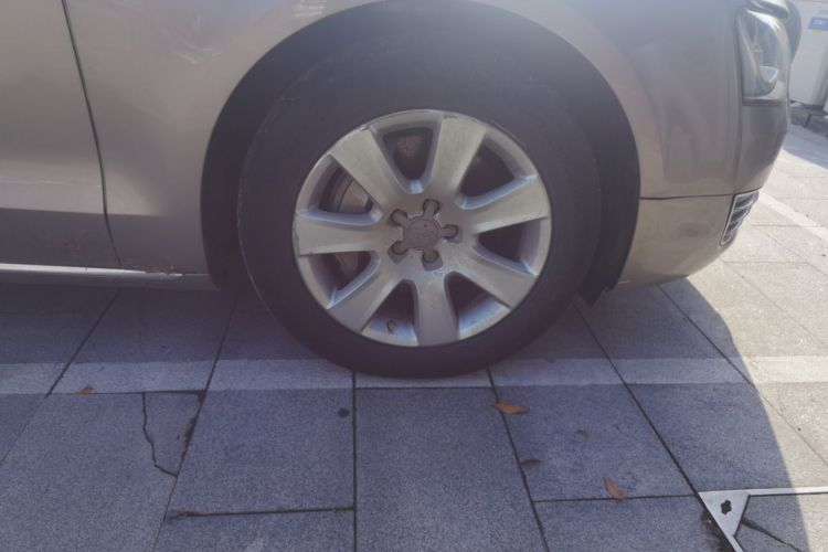 奥迪A8 2013款 A8L 45 TFSI quattro豪华型车身外观10