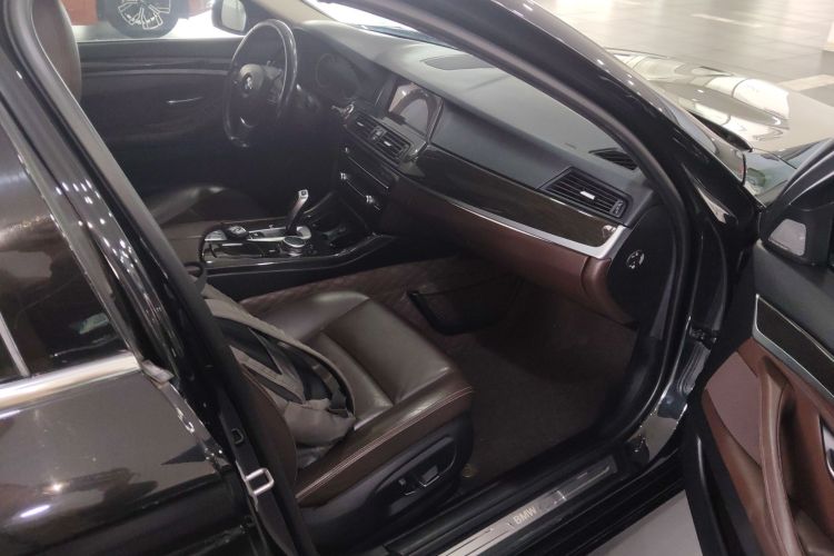 宝马5系 2017款 525Li 豪华设计套装局部细节9005