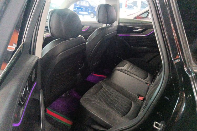 红旗HS5 2022款 改款 2.0T 智联旗享四驱版中控内饰21