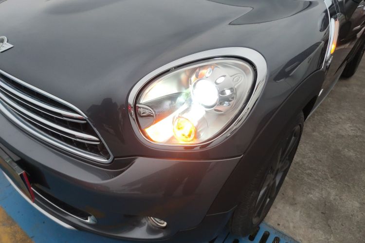 MINI Countryman 2016款 1.6T COOPER ALL4 Park Lane局部细节36