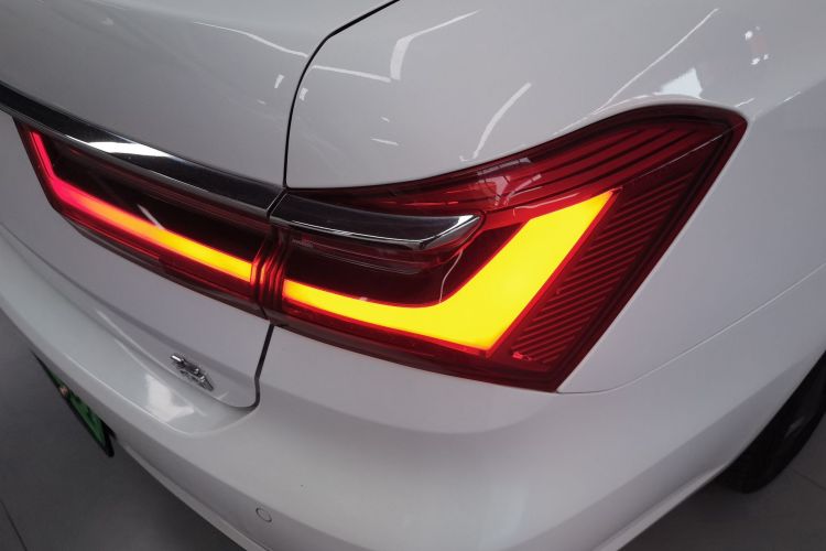 比亚迪 秦新能源 2021款 出行版车身外观9