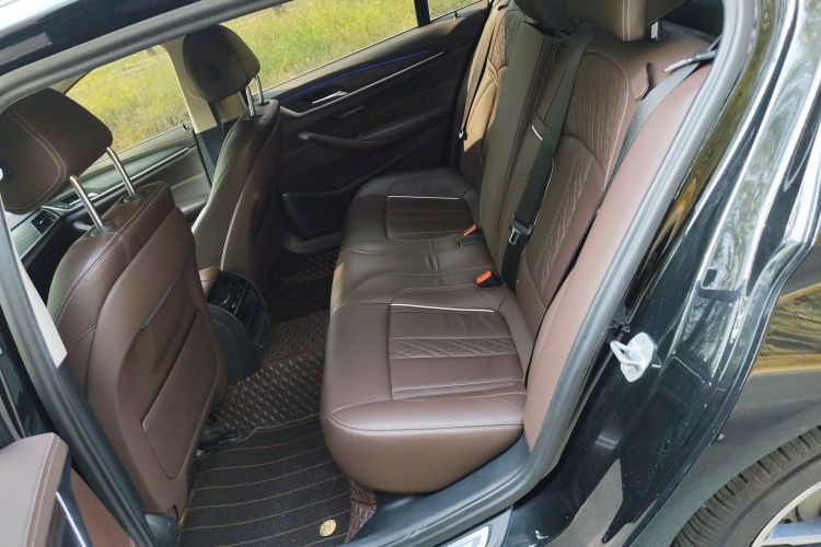 宝马5系新能源 2020款 里程升级版 530Le 豪华套装中控内饰21