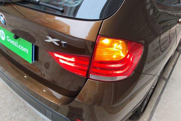 宝马X1 2013款 sDrive18i 时尚型车身外观9