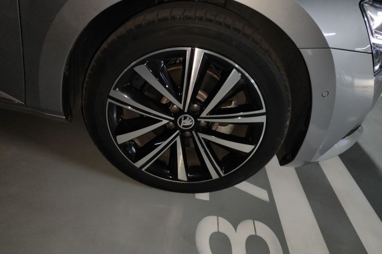 斯柯达 速派 2019款 TSI330 DSG豪华版车身外观6007